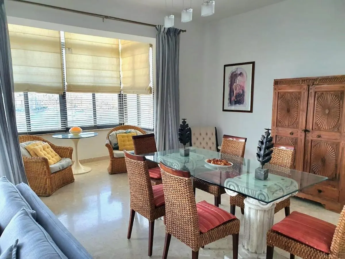 Waterfront Panorama Massive Three Bedrooms Flat Sliema
